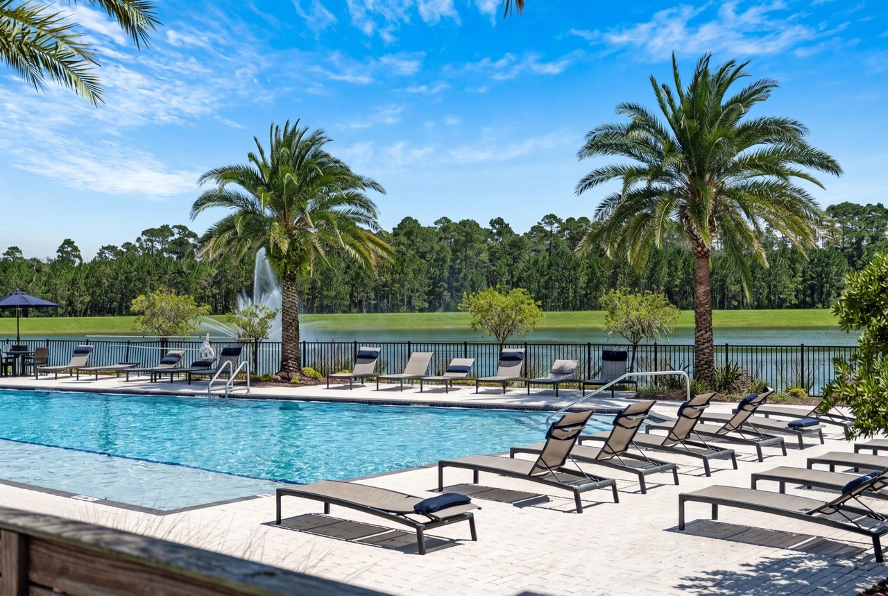 The Menlo - Pool