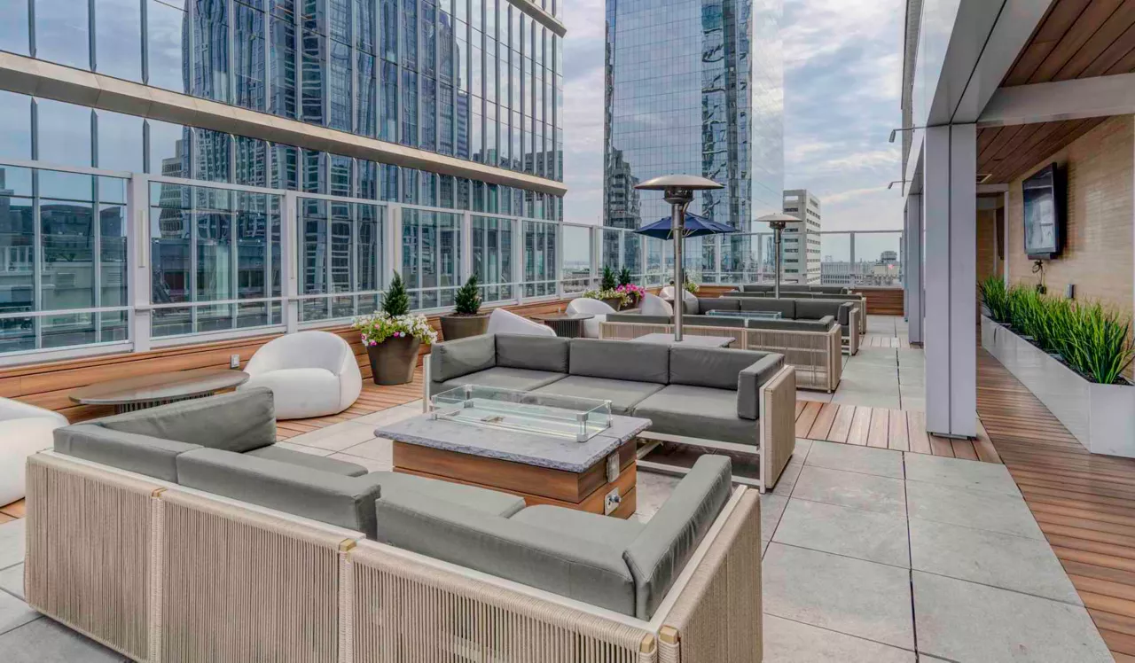The Sterling Apartment Homes - Philadelphia, PA - Rooftop pool