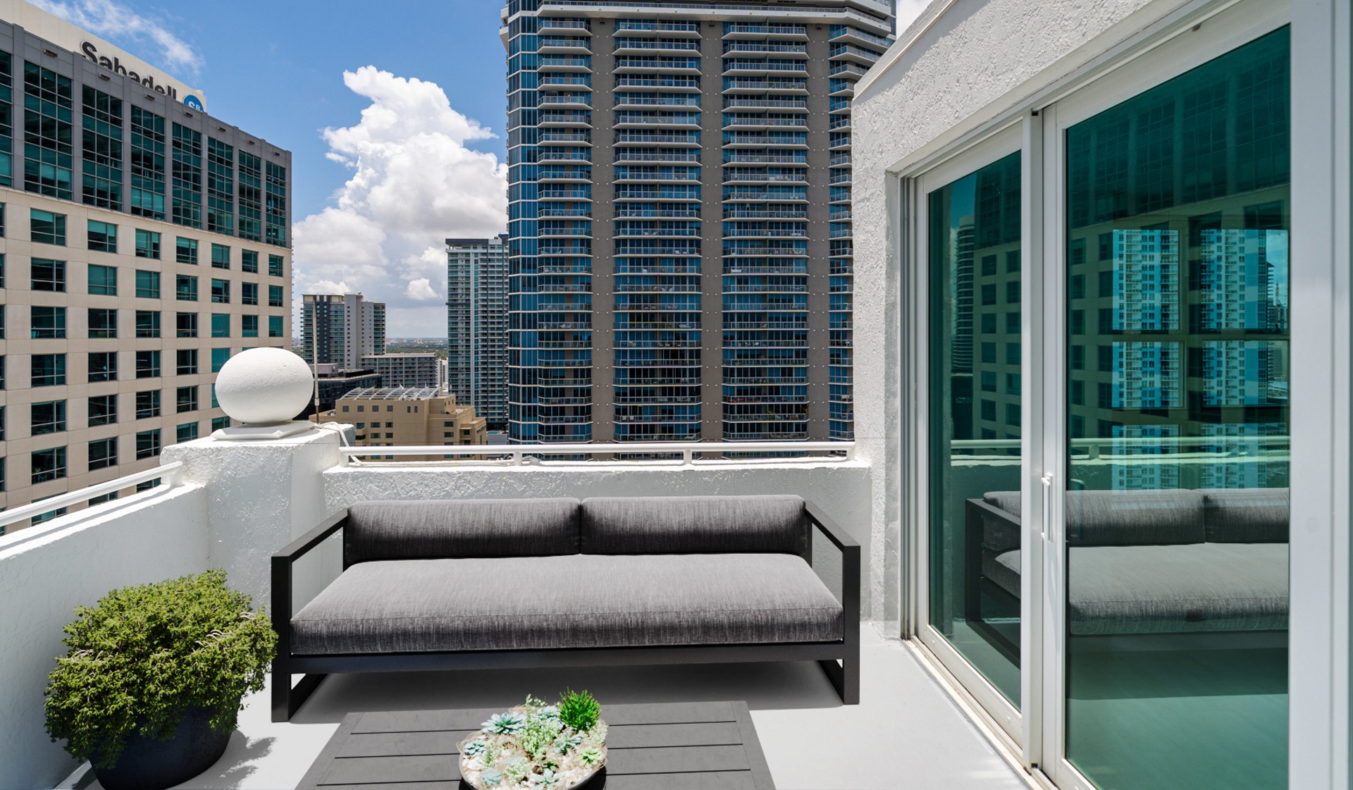 Yacht Club Apartments - Miami, FL - Balcony
