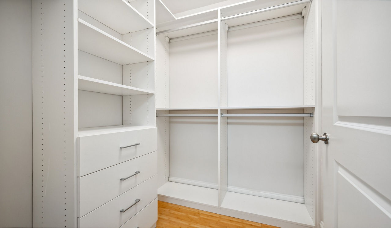 Tremont Apartments - Atlanta, GA - closet