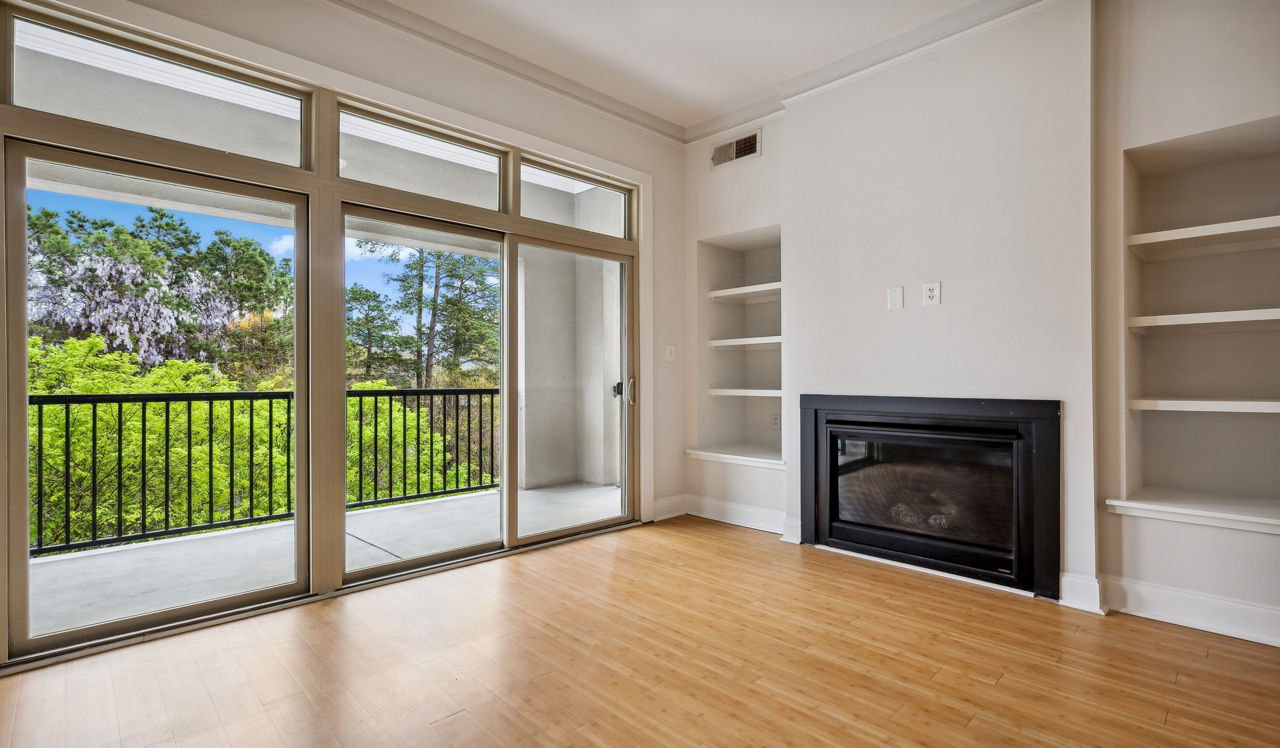 Tremont Apartments - Atlanta, GA - living room
