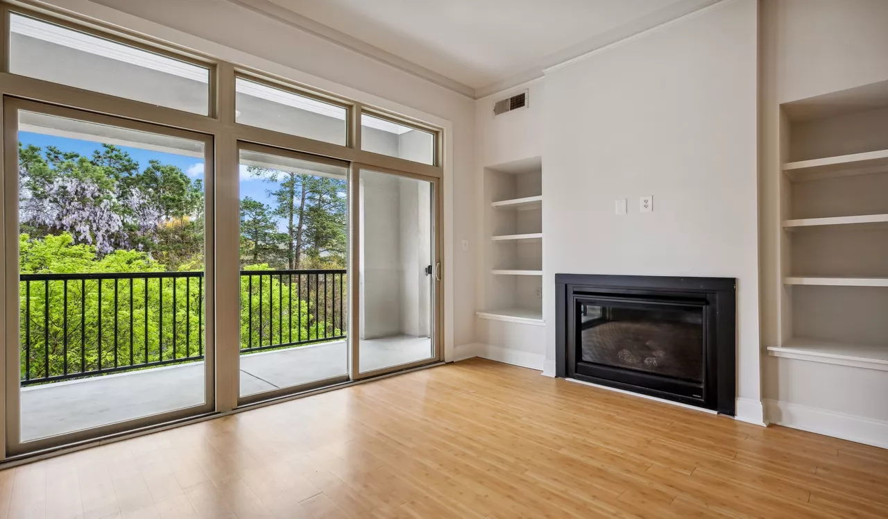 Tremont Apartments - Atlanta, GA - living room