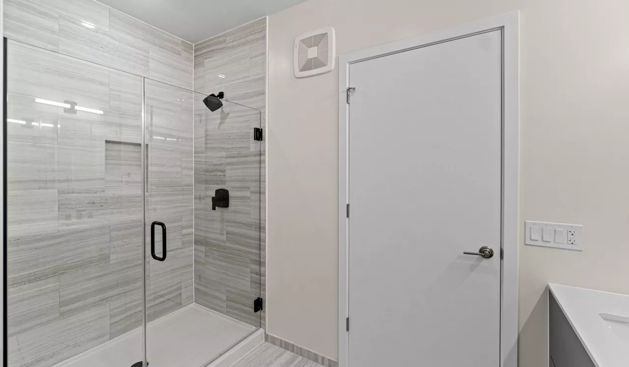Upton Place - Washington DC - Bathroom