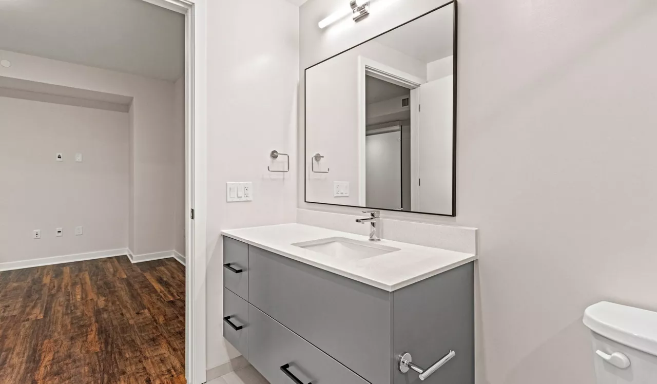Upton Place - Washington, D.C. - Bathroom
