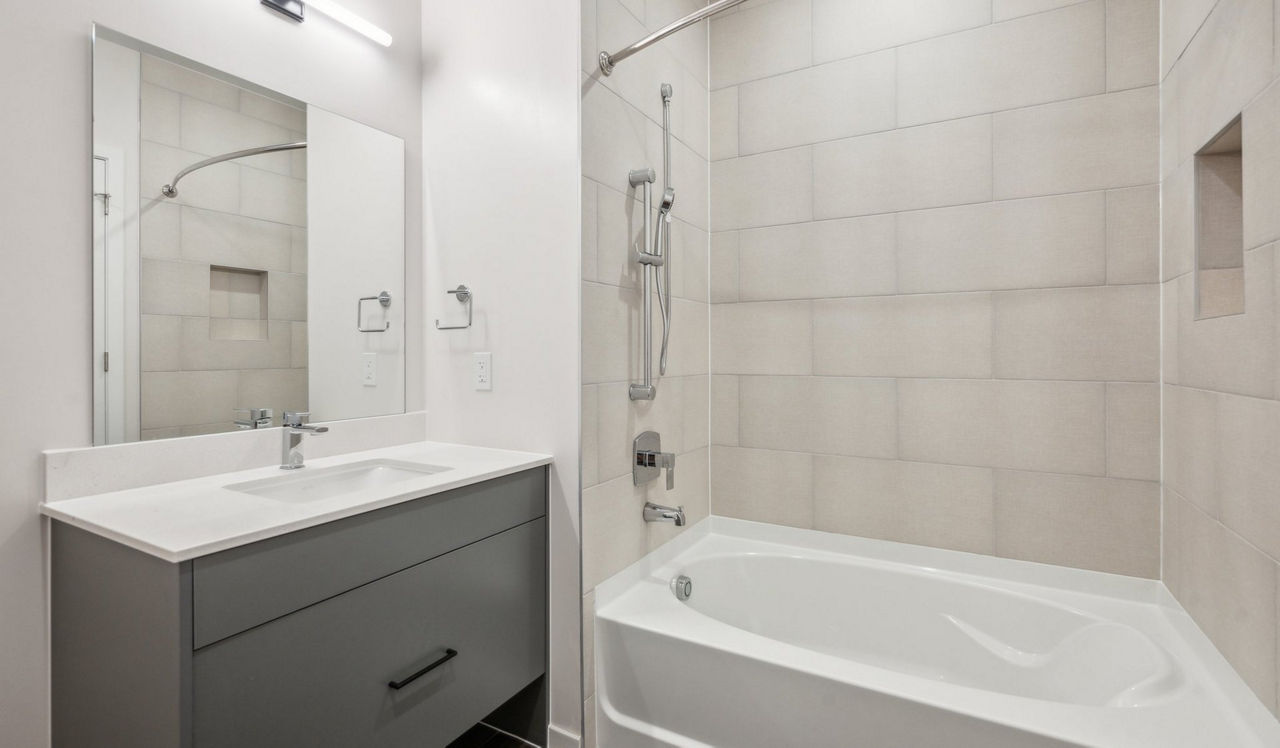 Upton Place - Washington, D.C. - Bathroom