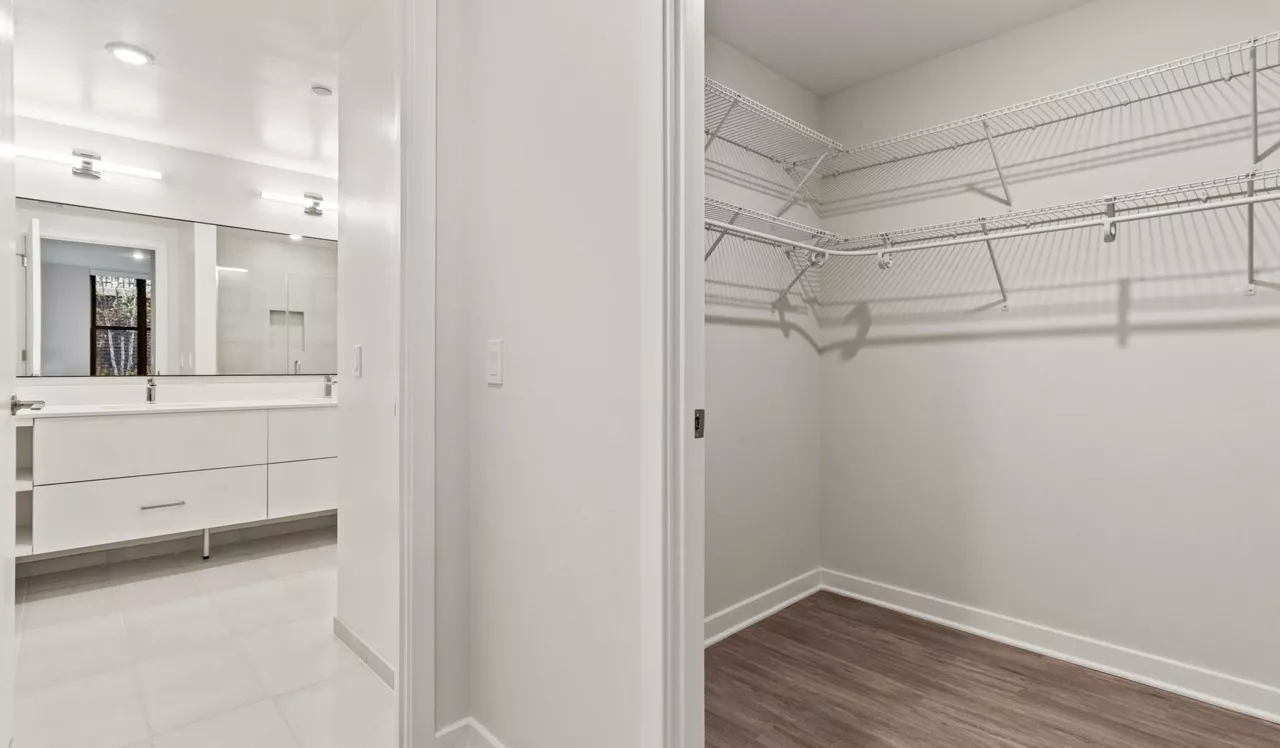 Upton Place - Washington DC - Closet