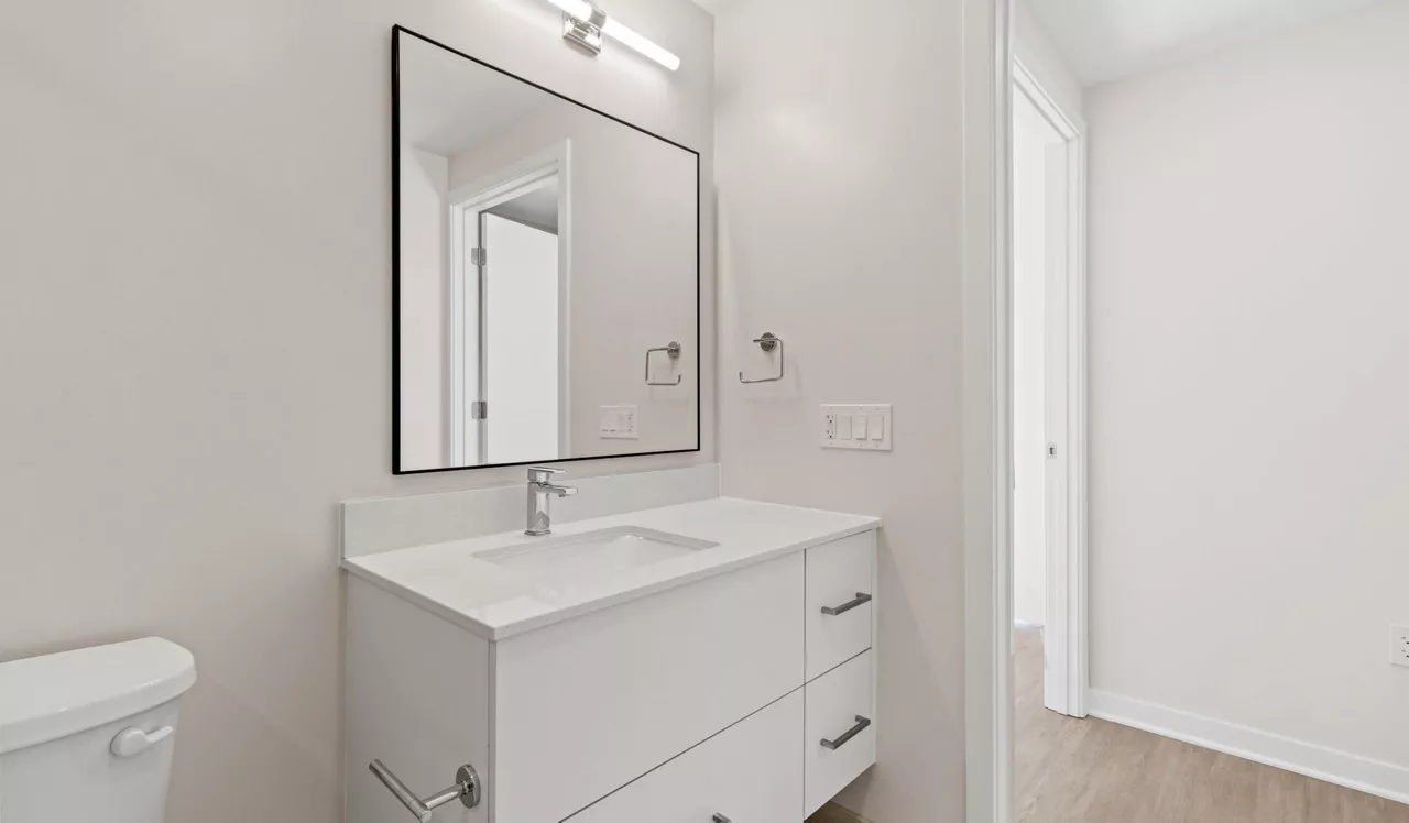 Upton Place - Washington, D.C. - Bathroom
