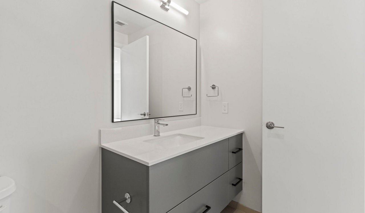 Upton Place - Washington, D.C. - Bathroom