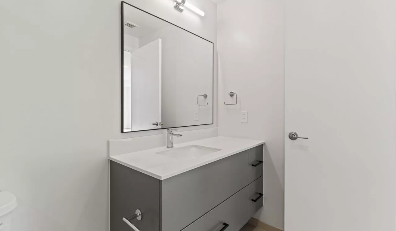 Upton Place - Washington, D.C. - Bathroom
