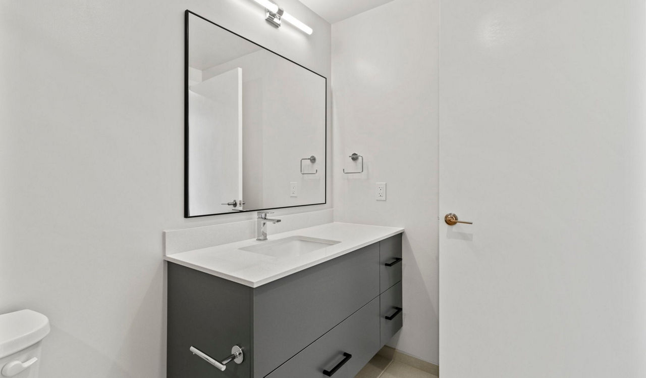 Upton Place - Washington, D.C. - Bathroom