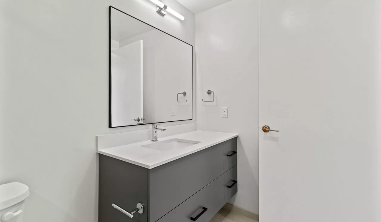 Upton Place - Washington, D.C. - Bathroom
