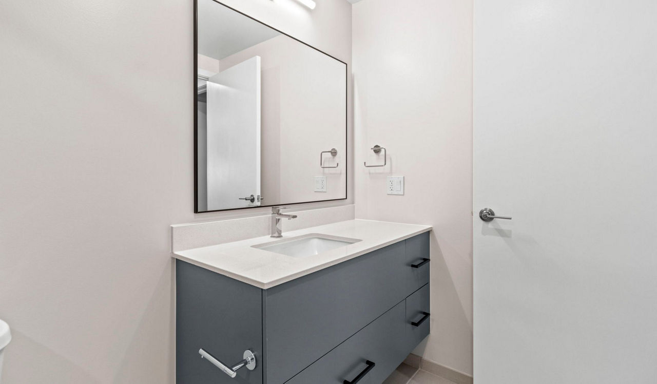 Upton Place - Washington DC - Bathroom