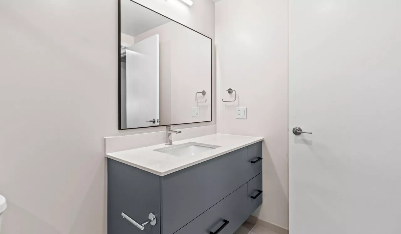 Upton Place - Washington DC - Bathroom