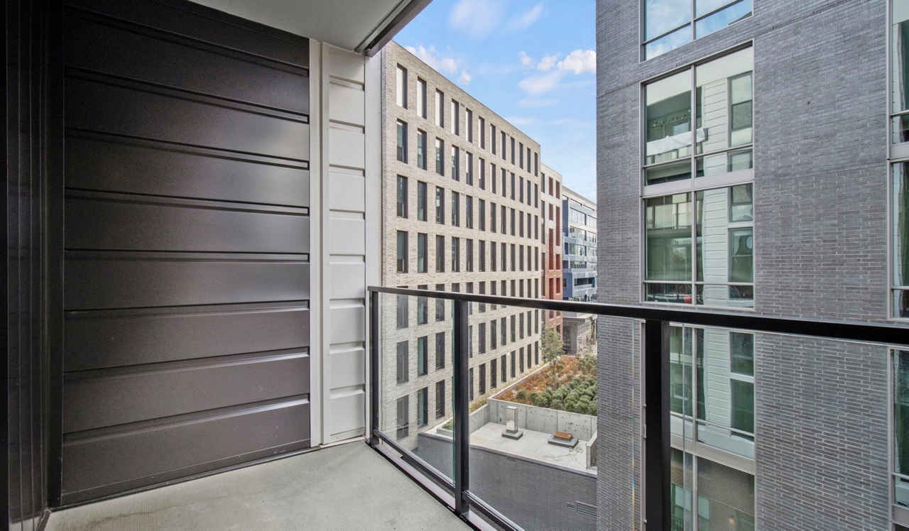 Upton Place - Washington DC - Balcony/
