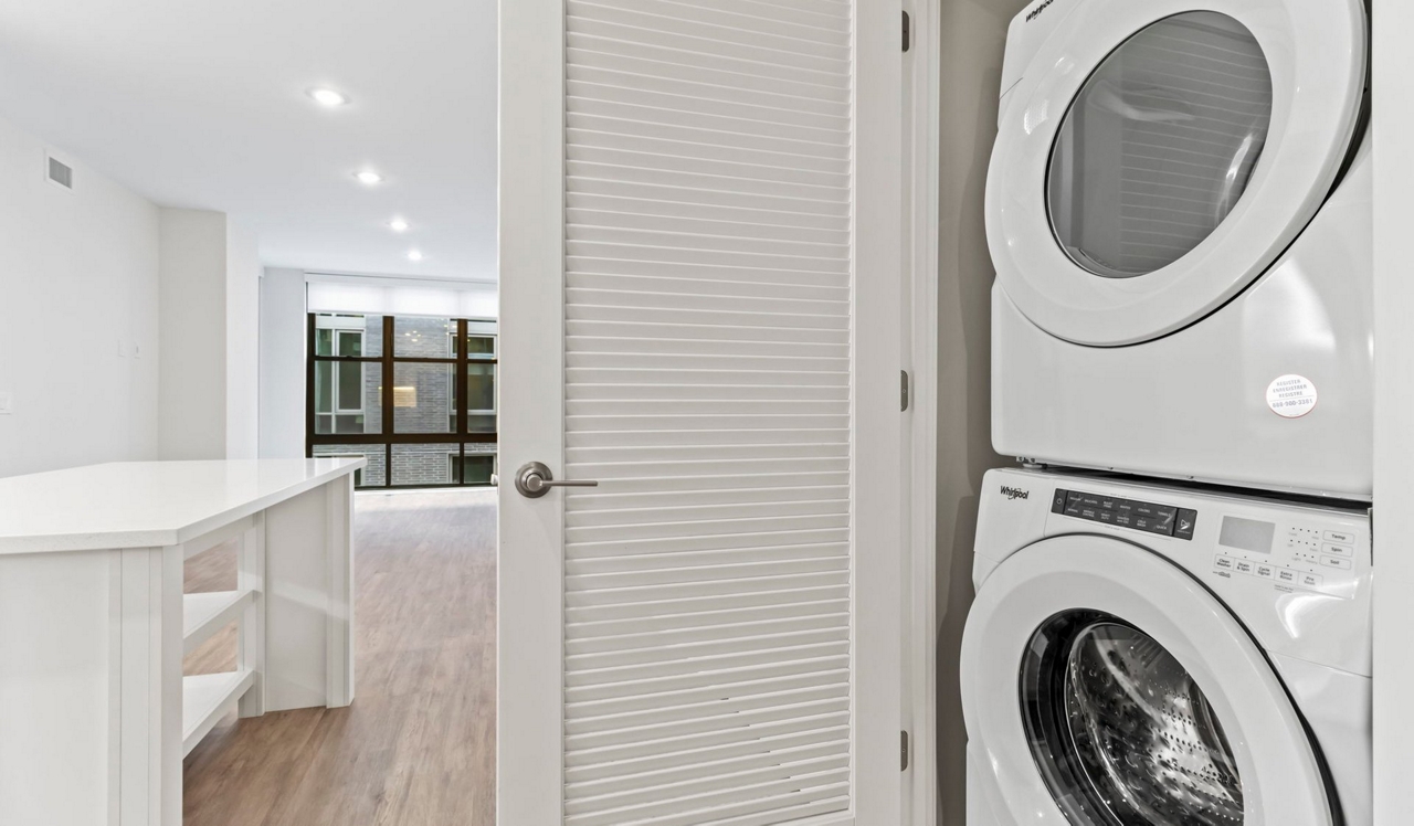 Upton Place - Washington DC - Laundry/