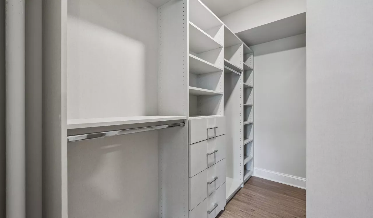 Vaughan Place - Washington, DC - Closet