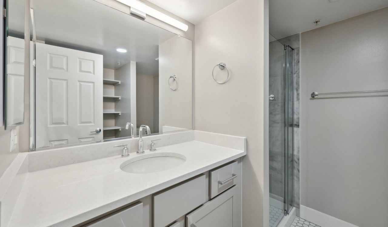 Vaughan Place - Washington, DC - Bathroom