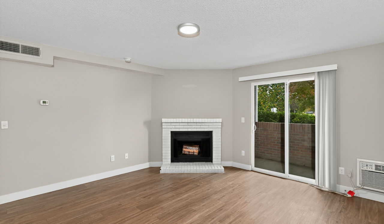 Verona - Littleton, CO - Living Room