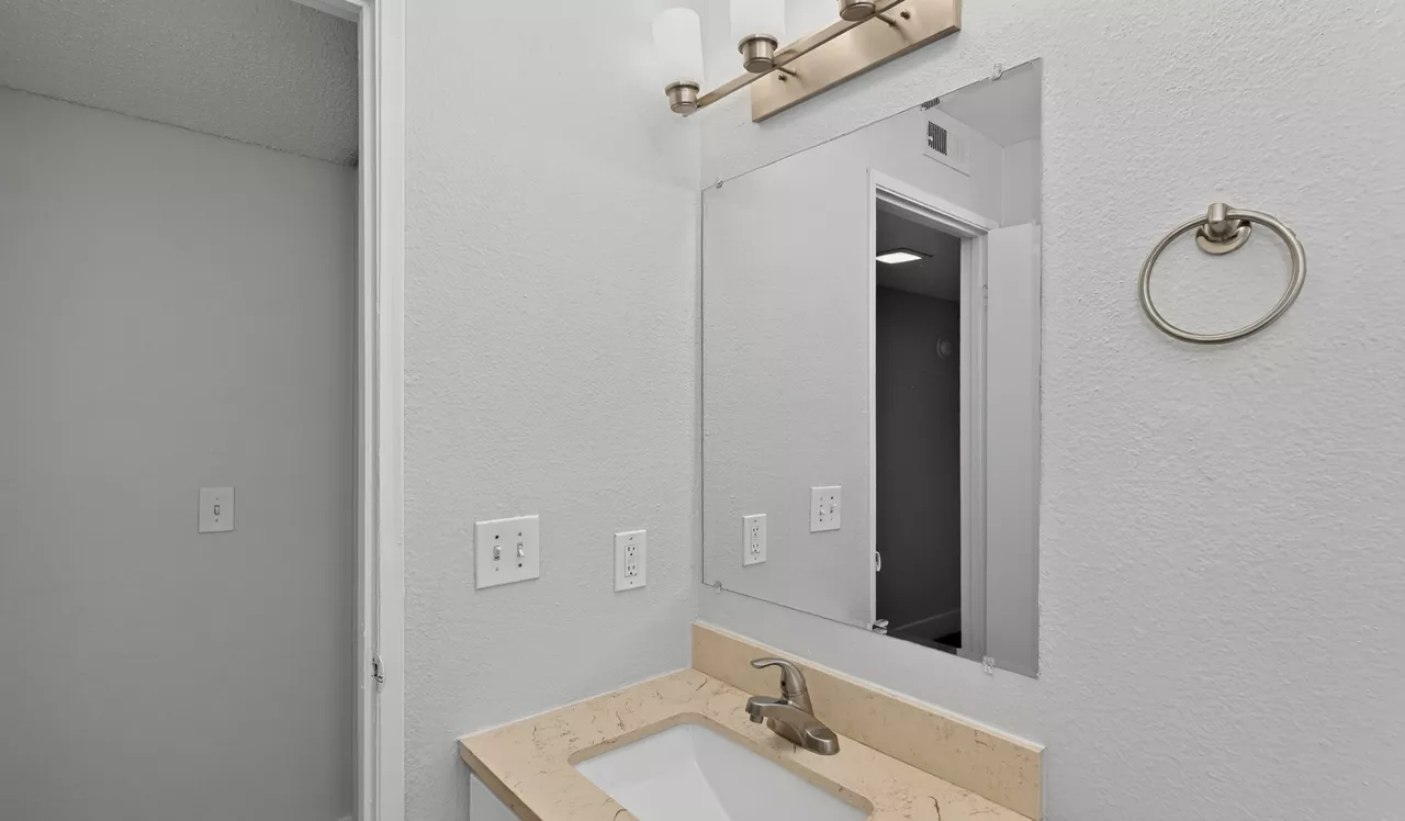 Verona - Littleton, CO - Bathroom