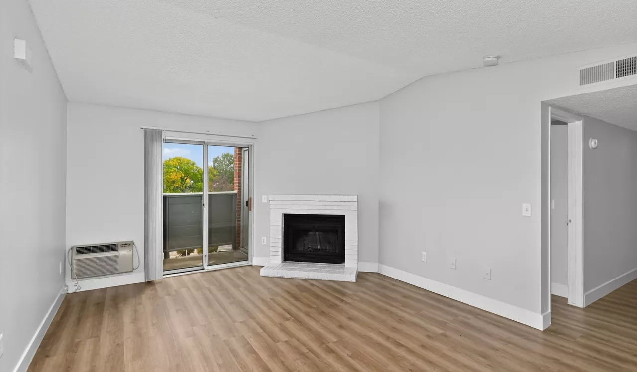 Verona - Littleton, CO - Living Room