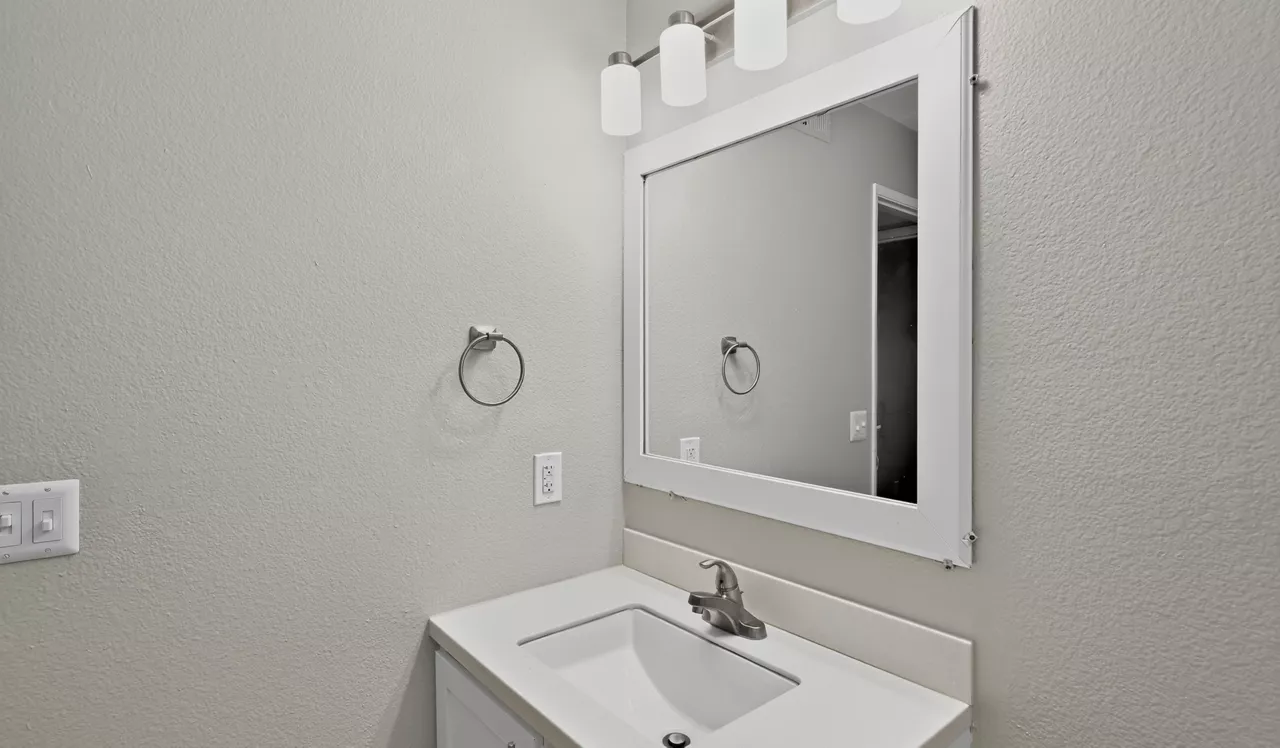 Verona - Littleton, CO - Bathroom