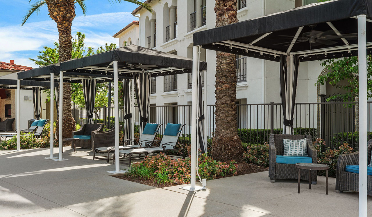 The Vineyard at Paseo Del Sol - Temecula, CA - Pool and Cabanas
