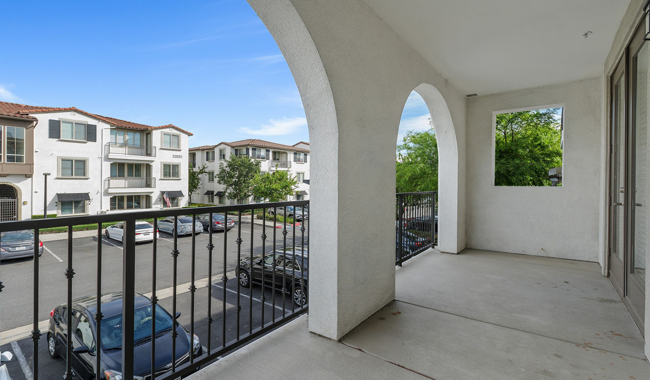 Vineyards at Paseo Del Sol – Temecula, CA – balcony