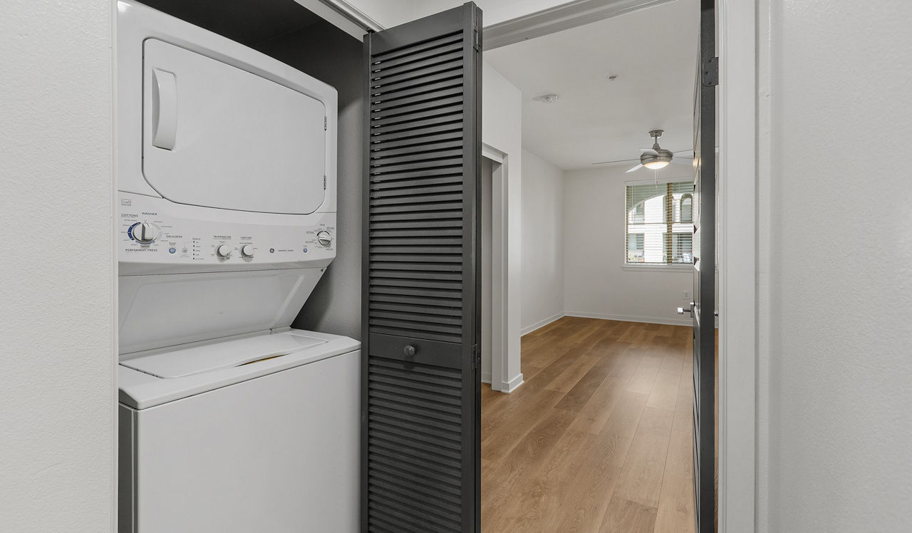 Vineyards at Paseo Del Sol – Temecula, CA – laundry