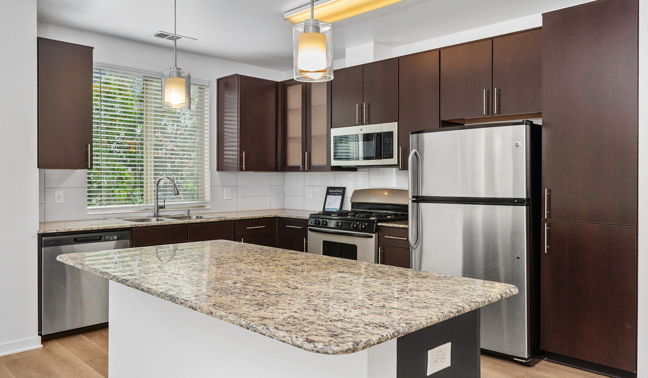 Vineyards at Paseo Del Sol – Temecula, CA – Kitchen