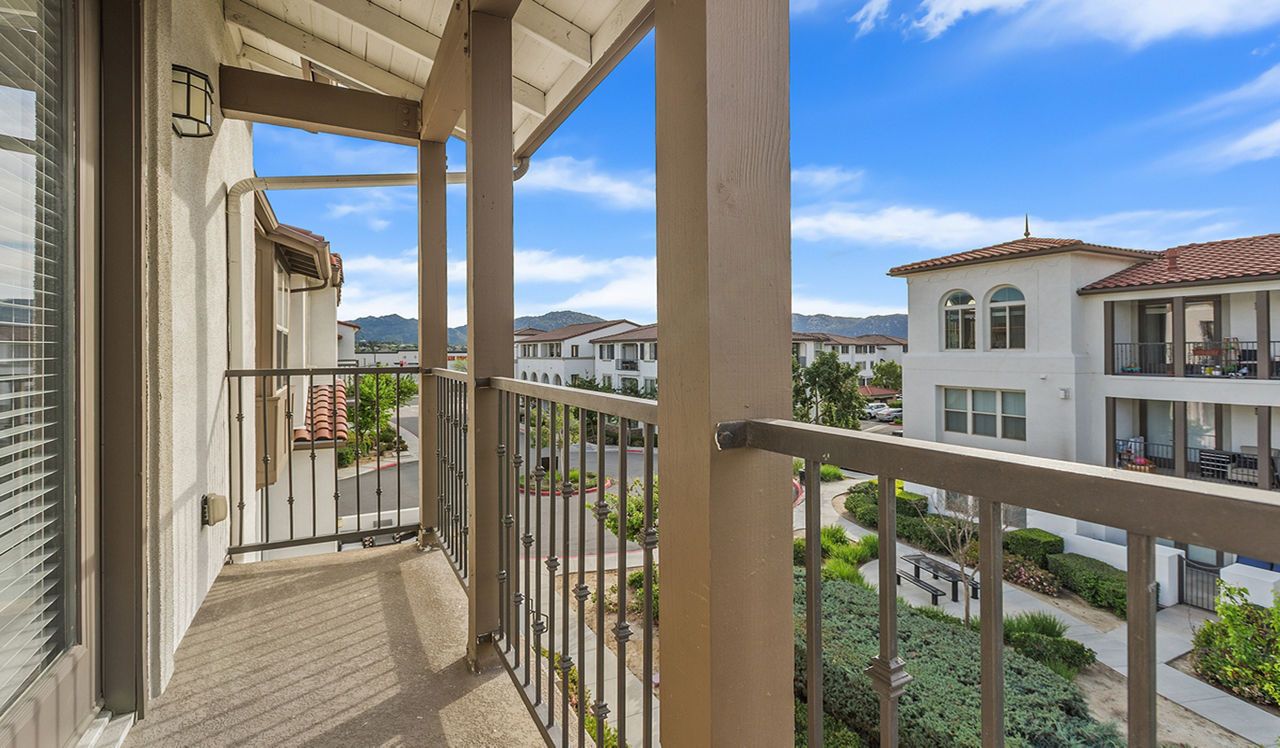Vineyards at Paseo Del Sol – Temecula, CA – balcony