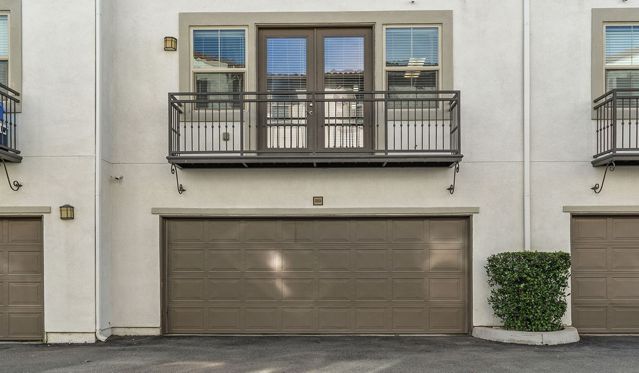 Vineyards at Paseo Del Sol – Temecula, CA – garage