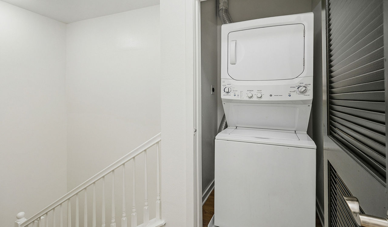 Vineyards at Paseo Del Sol – Temecula, CA – laundry