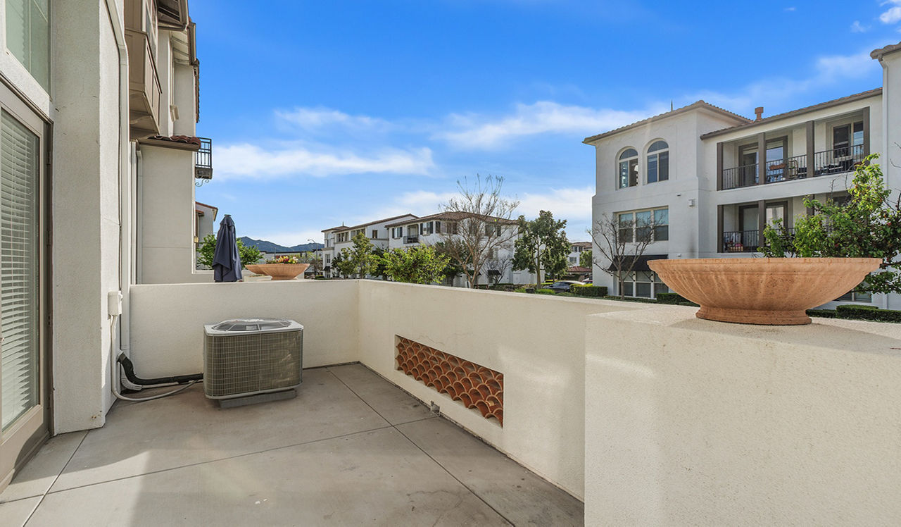 Vineyards at Paseo Del Sol – Temecula, CA – patio