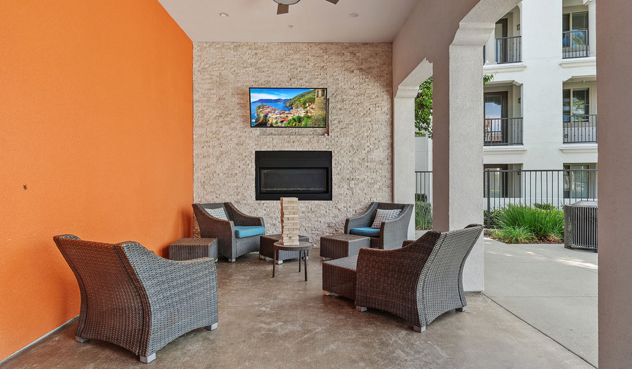 Courtyard at Vineyards at Paseo Del Sol