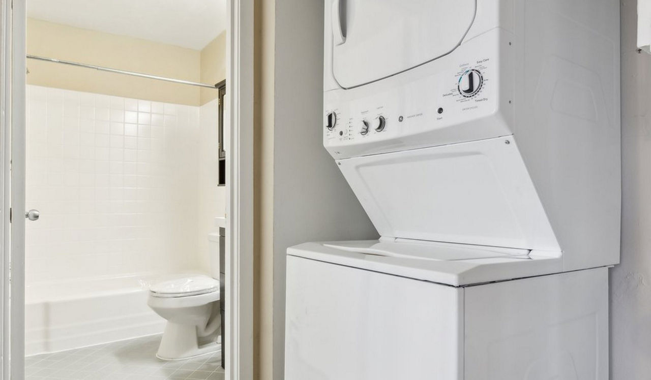 Vista - Philadelphia, PA - laundry