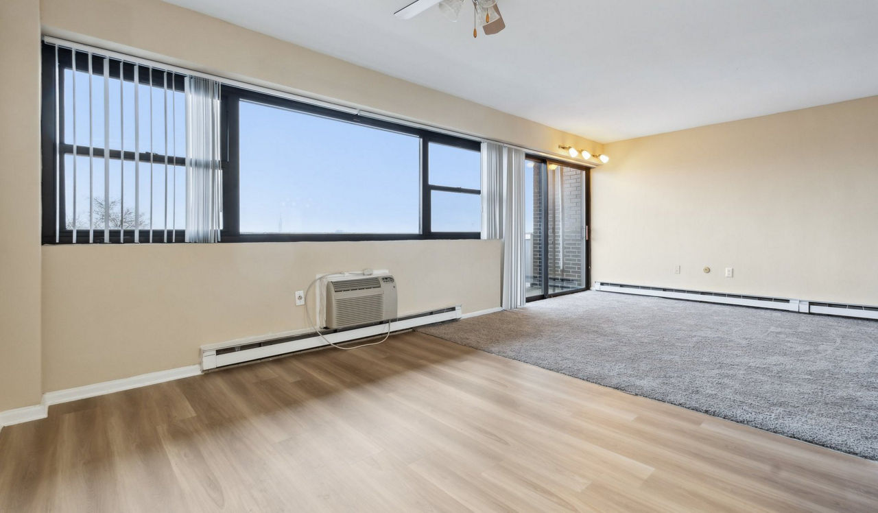 Vista - Philadelphia, PA - living space