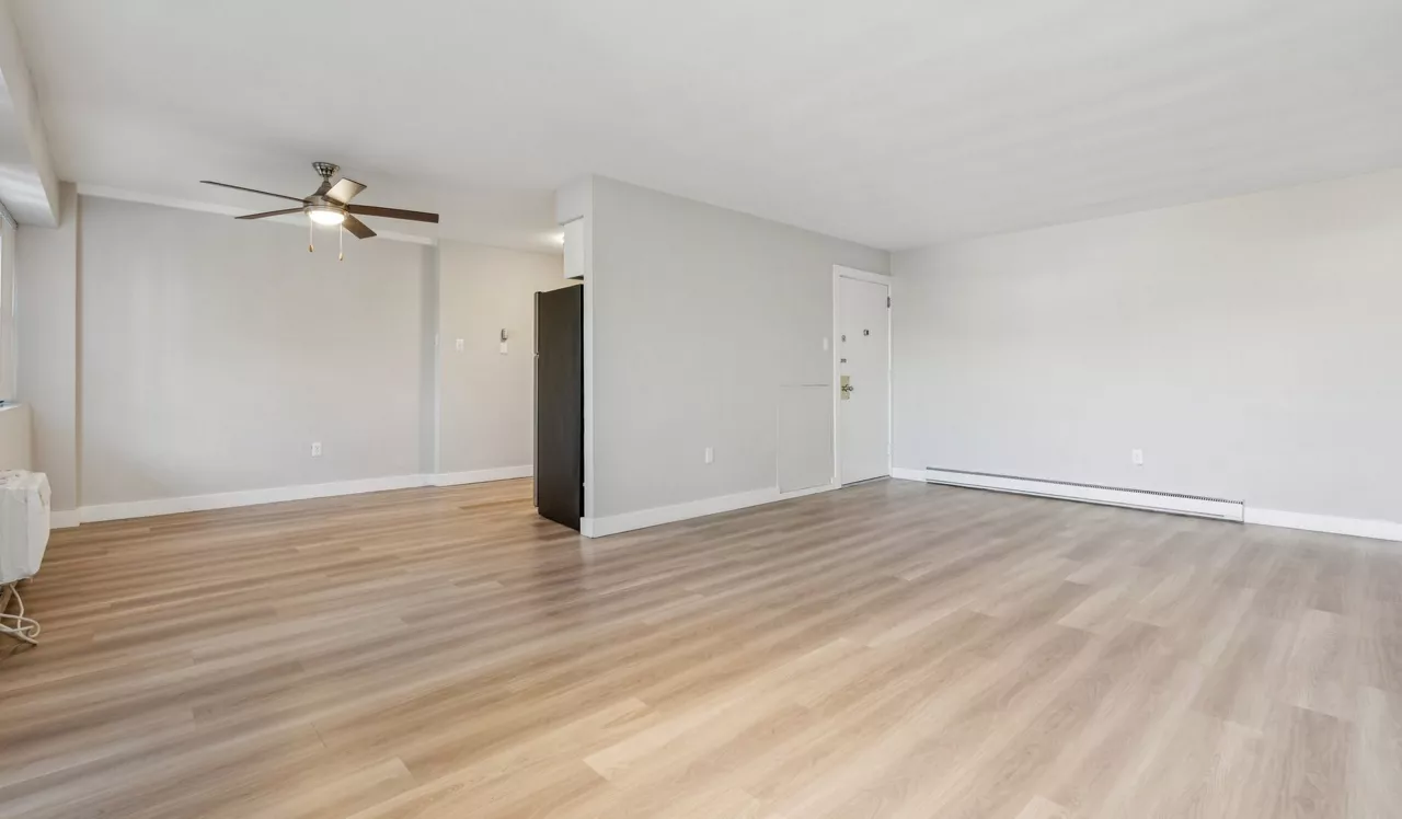 Vista - Philadelphia, PA - living room