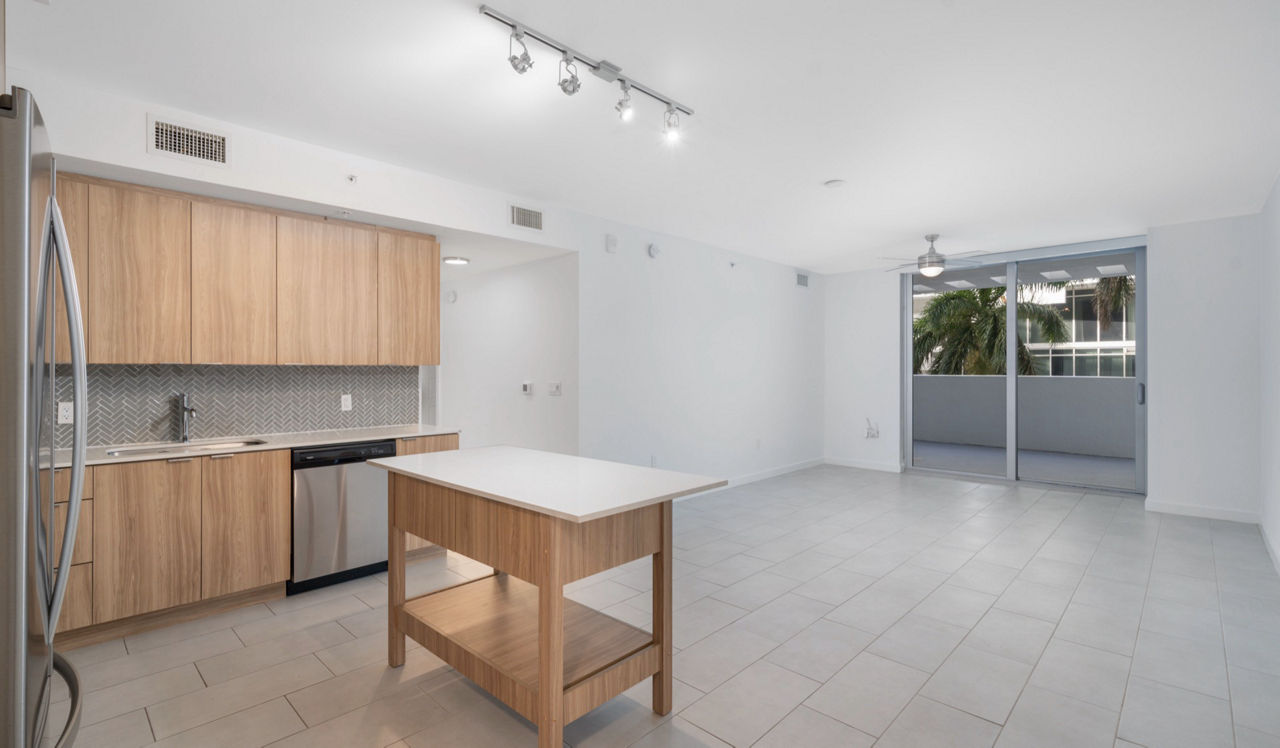 The Watermarc Biscayne Bay - Miami, FL - kitchen and living room