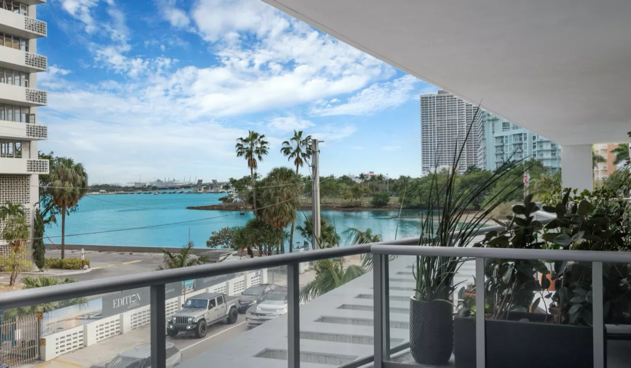 The Watermarc at Biscayne Bay - Miami, FL - balcony