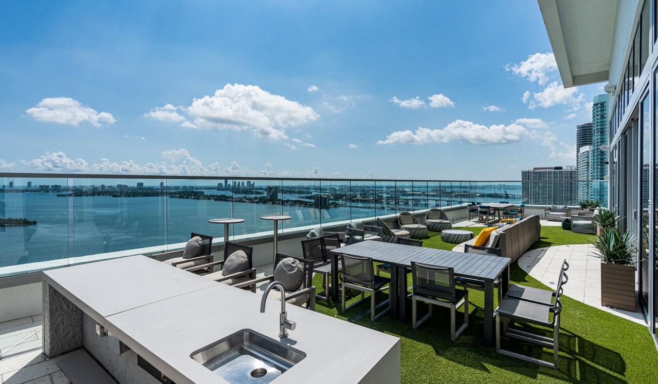 The Watermarc at Biscayne Bay - Miami, FL - sky deck