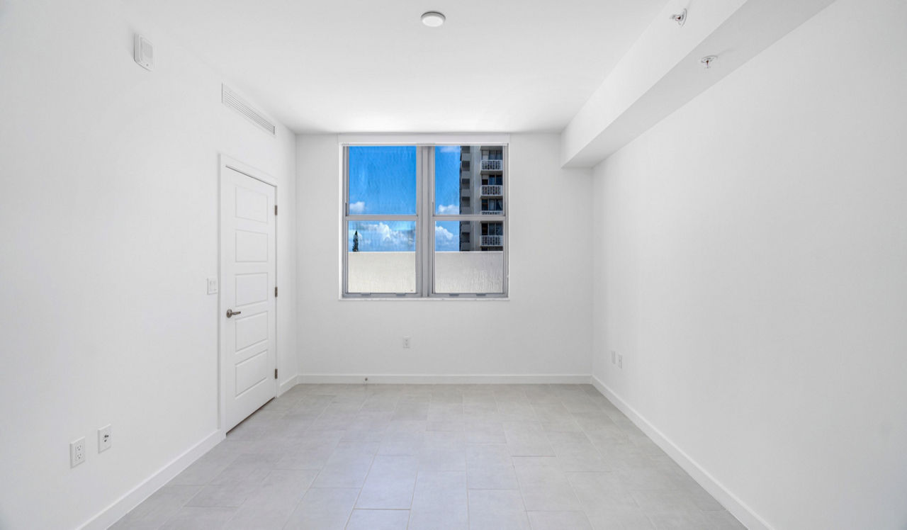 The Watermarc at Biscayne Bay - Miami, FL - Bedroom