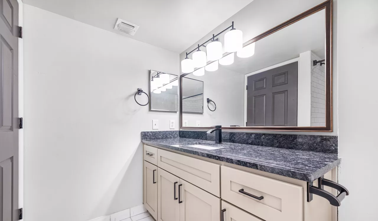 West Boynton - Boynton Beach, FL - Bathroom