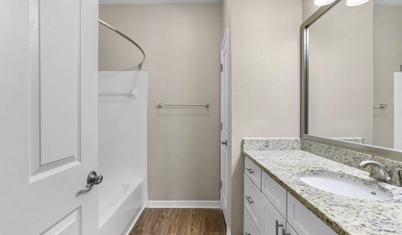 2054 Riverside - Jacksonville, FL - Bathroom