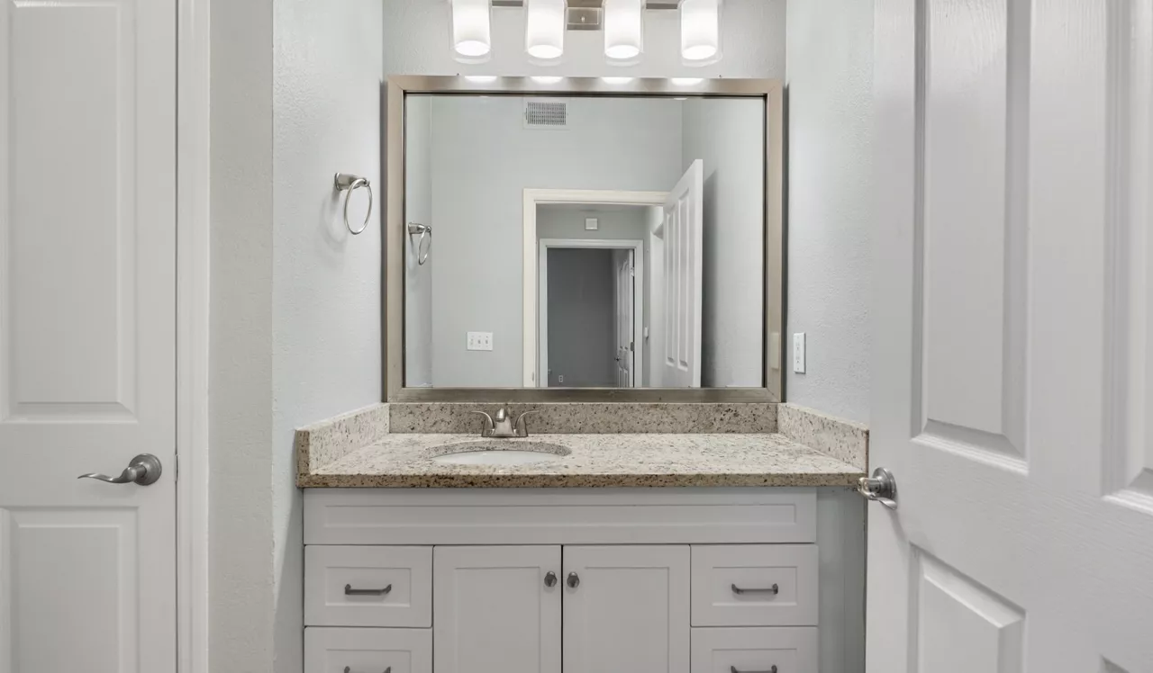 2054 Riverside - Jacksonville, FL - Bathroom