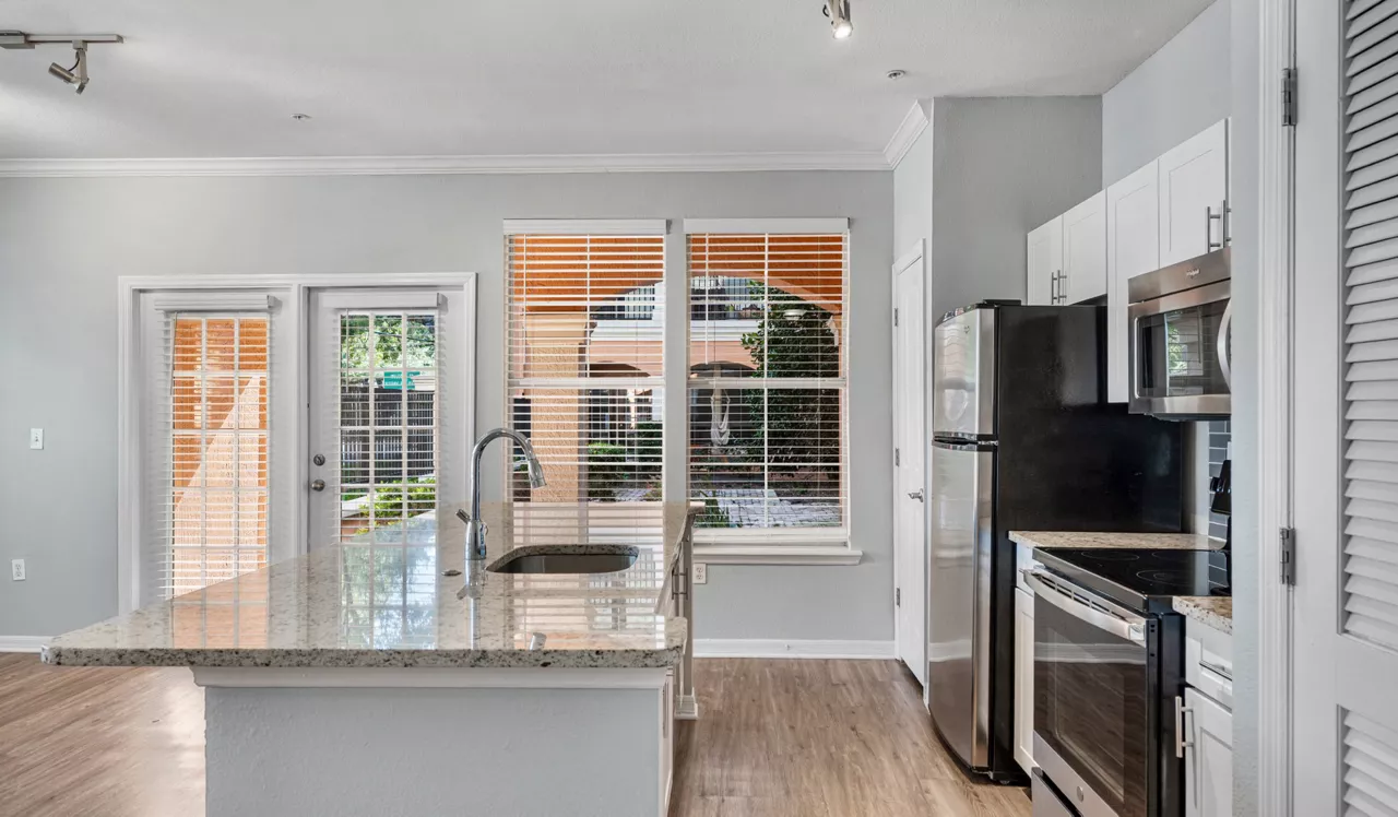 2054 Riverside - Jacksonville, FL - Kitchen