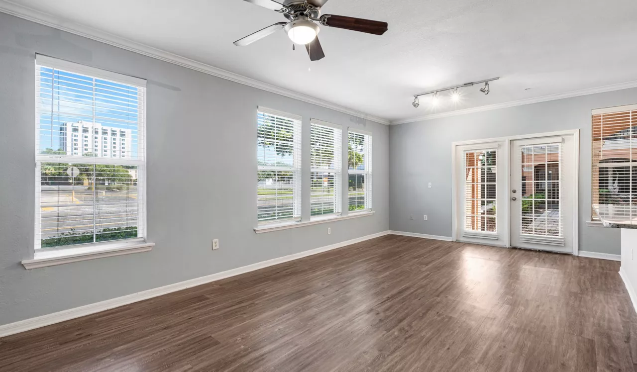 2054 Riverside - Jacksonville, FL - Living Room