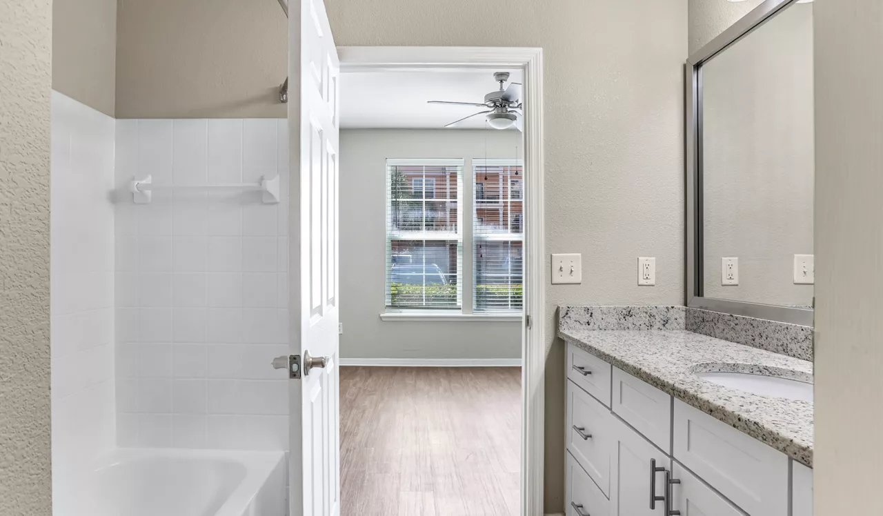 2054 Riverside - Jacksonville, FL - Bathroom