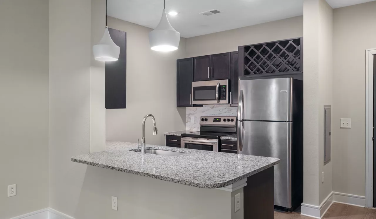 Cue - Jacksonville, FL - Kitchen