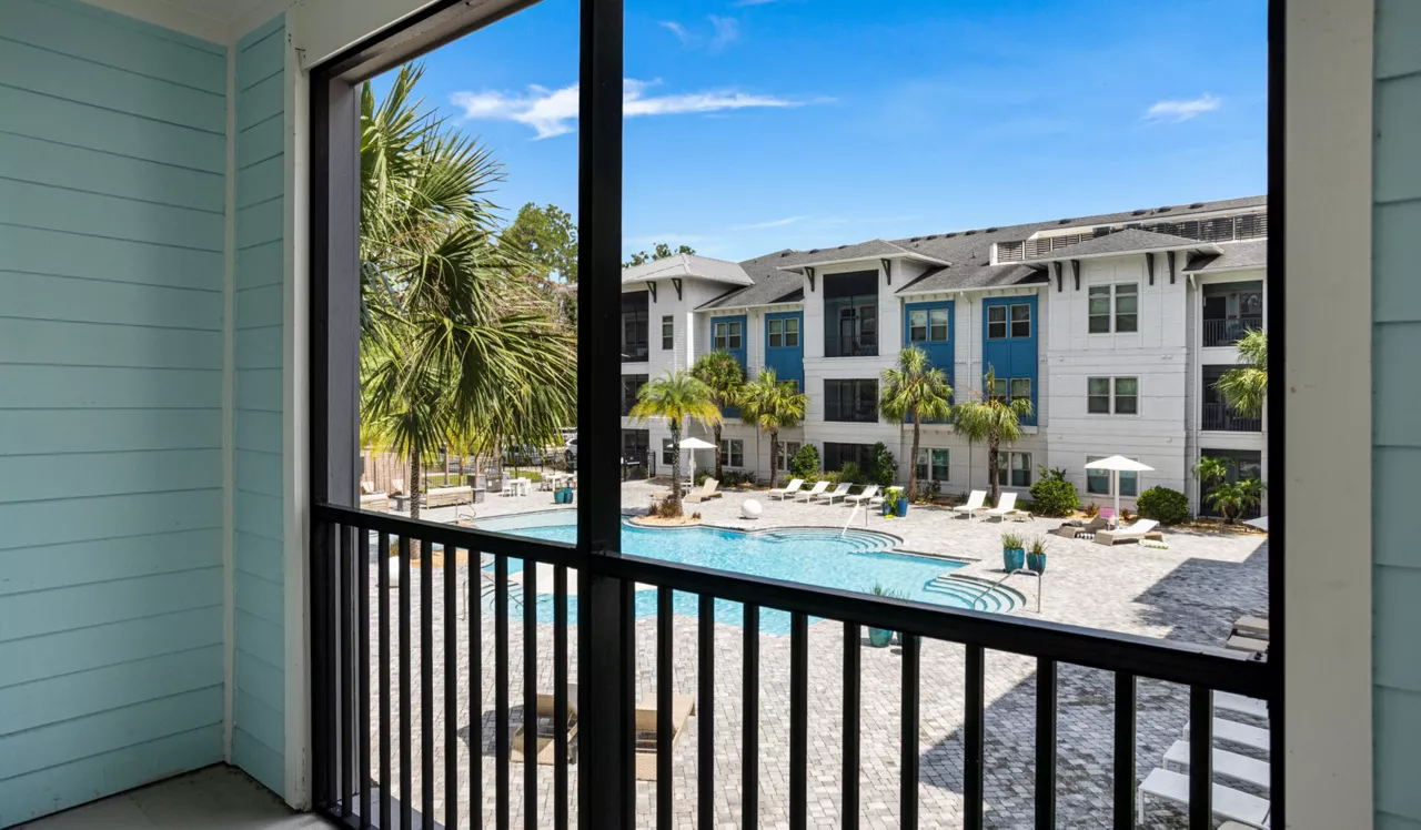Cue - Jacksonville, FL - Balcony