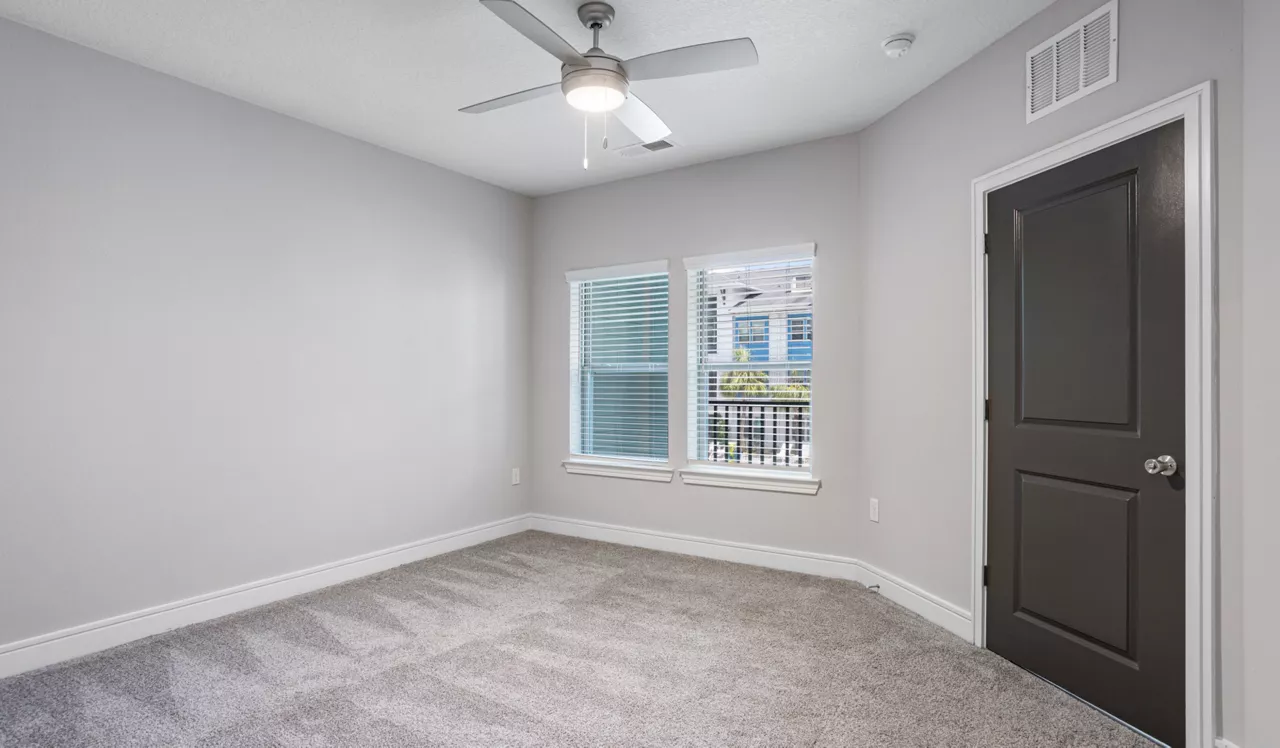 Cue - Jacksonville, FL - Bedroom